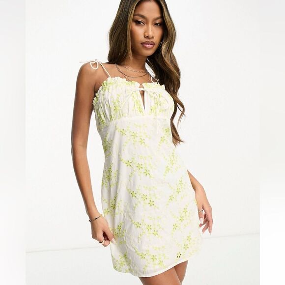 ASYOU Ruched Bust Cup Detail Cami Dress in Lime Eyelet - Picture 1 of 12